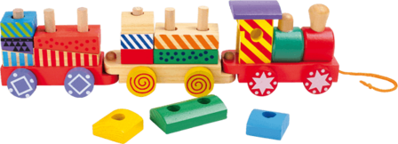kleurrijke houten trein met bouwblokken